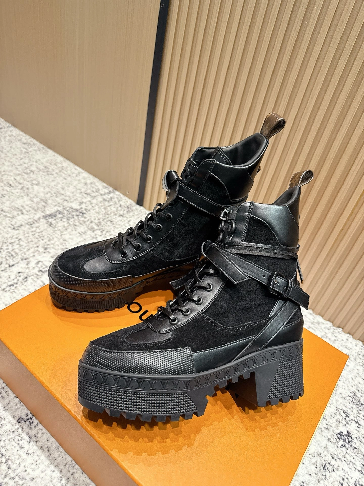 COCO-- 8V 1AD25D cowhide Heel height ：7cm Waterproof：3.5cm item:E-X362J2916